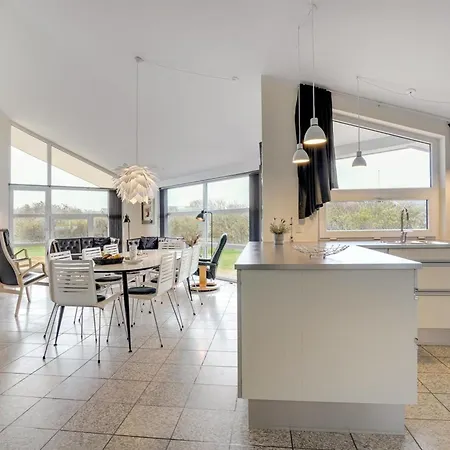 Lex - 150m From The Sea By Interhome