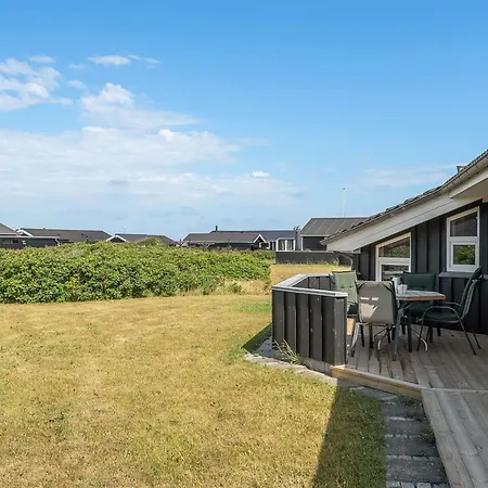 Lex - 150m From The Sea By Interhome